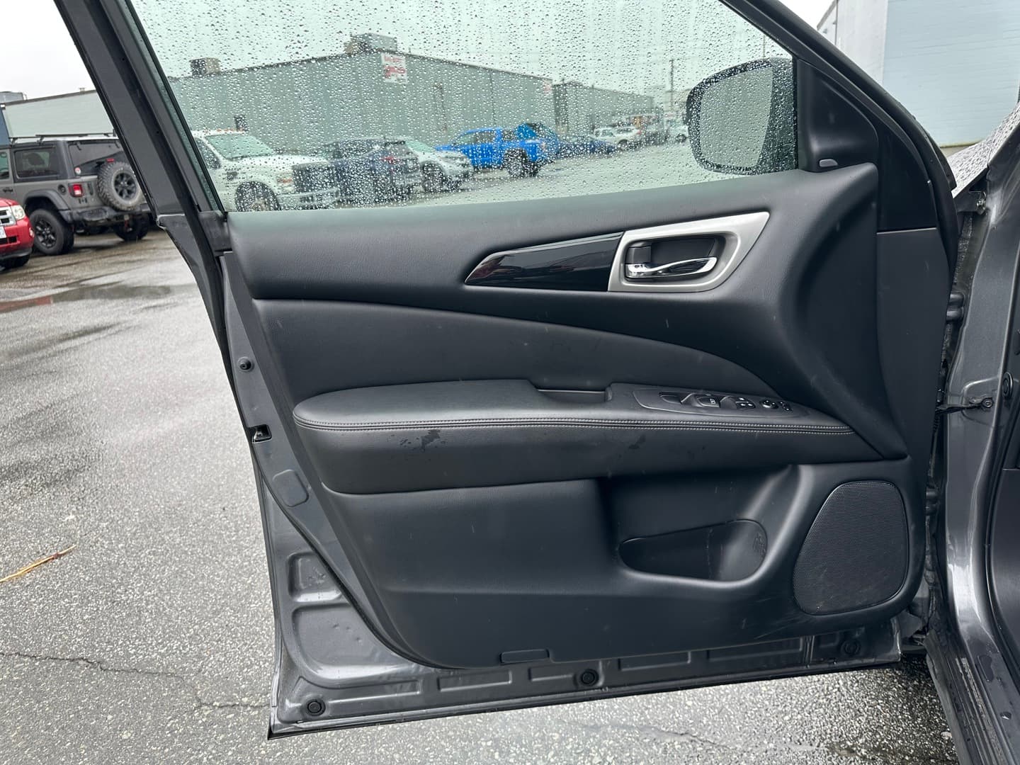 2020 Nissan Pathfinder SV 4WD Clean title