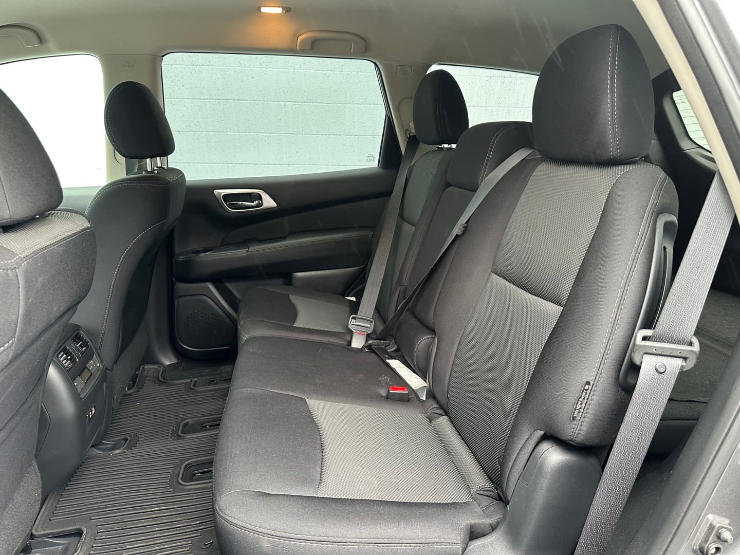 2020 Nissan Pathfinder SV 4WD Clean title
