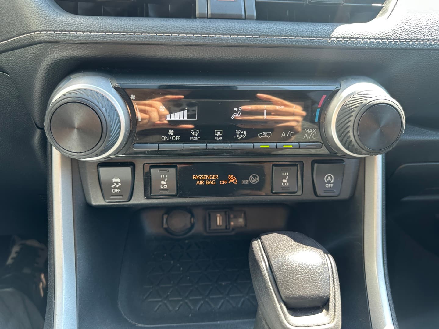 2021 Toyota RAV4 LE Clean title, Accident Free