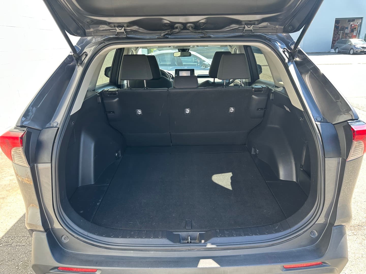 2021 Toyota RAV4 LE Clean title, Accident Free