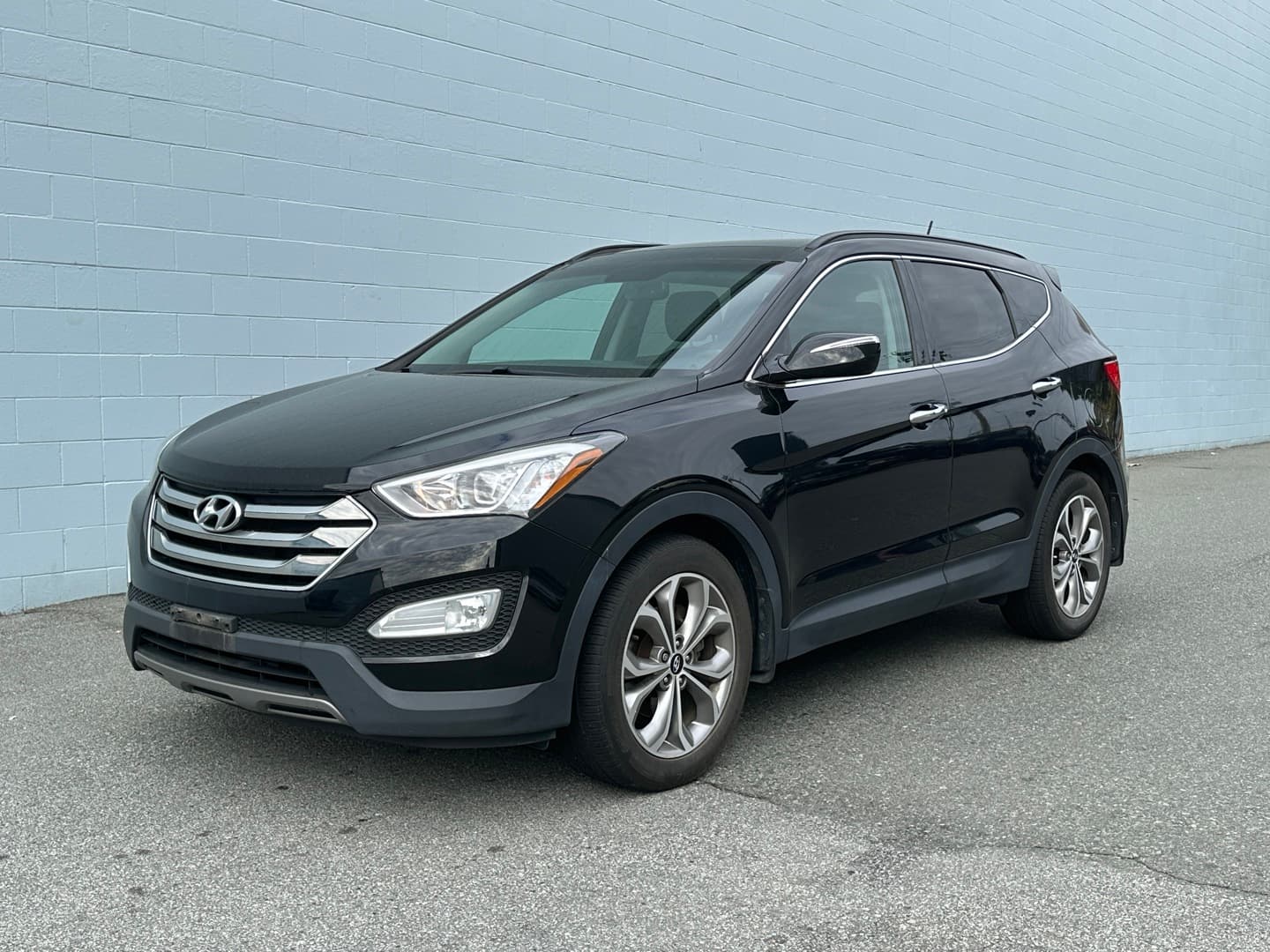 2015 Hyundai Santa Fe Sport 2.0T AWD Accident Free, Clean title