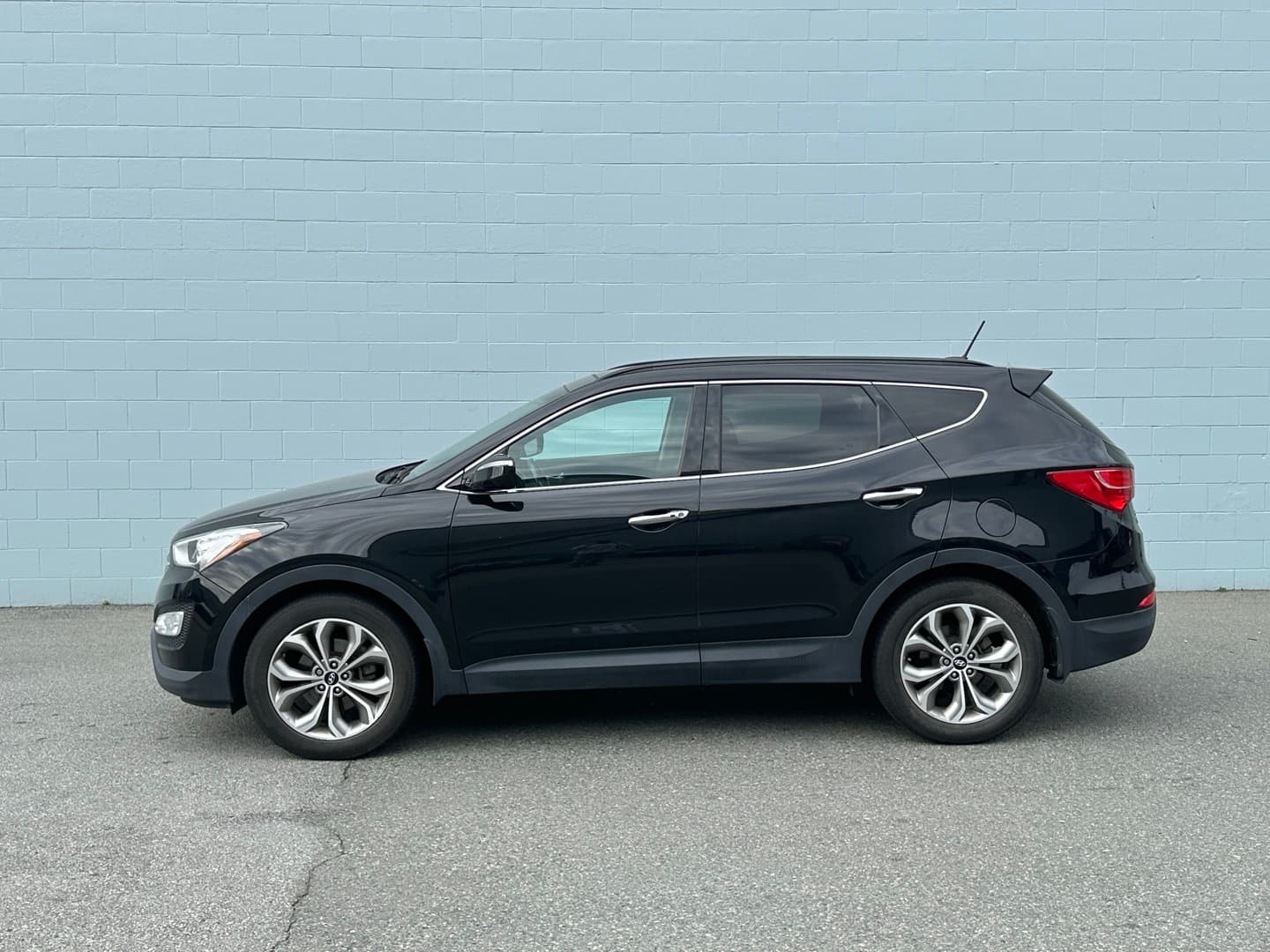2015 Hyundai Santa Fe Sport 2.0T AWD Accident Free, Clean title