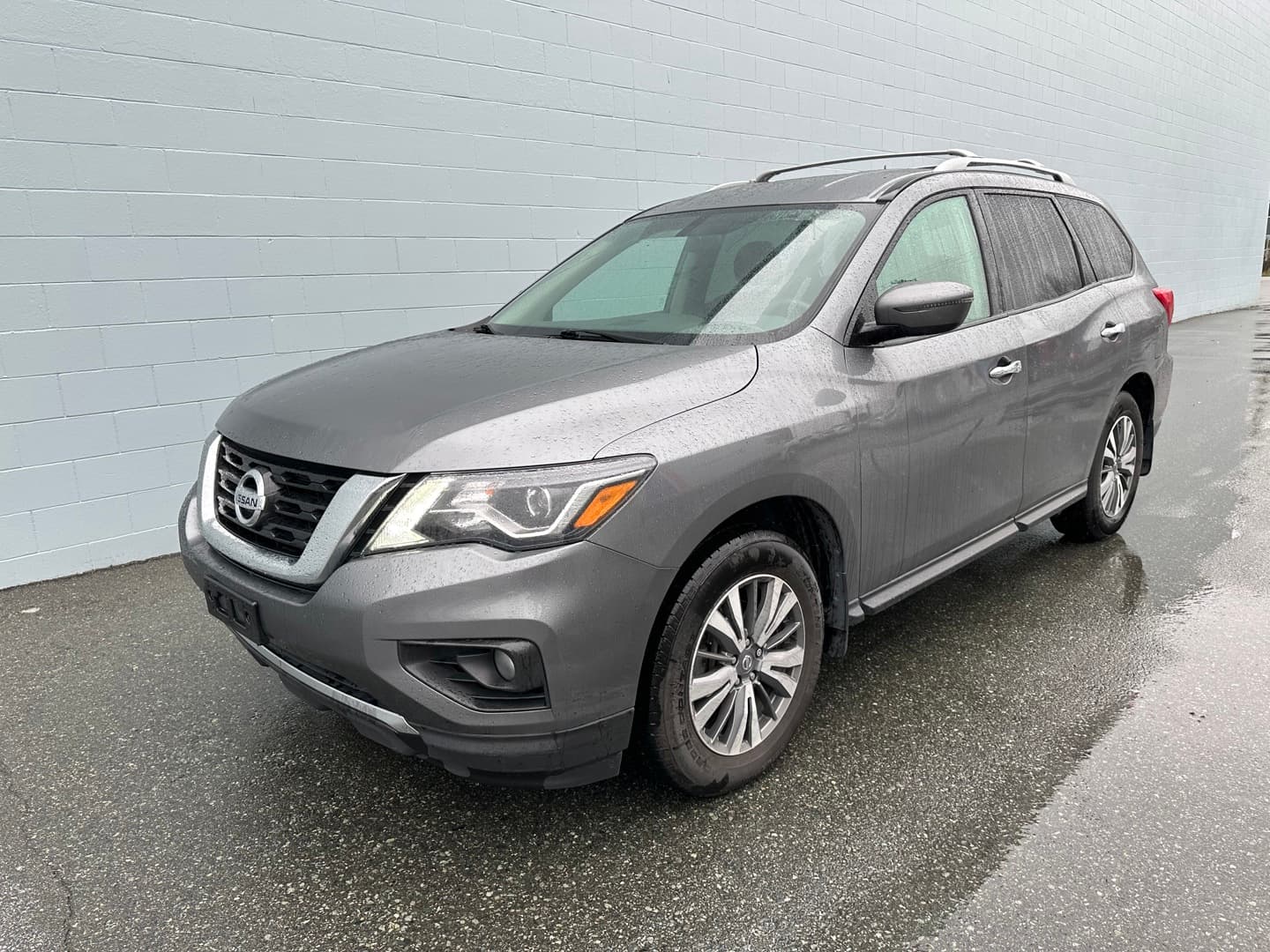 2020 Nissan Pathfinder SV 4WD Clean title
