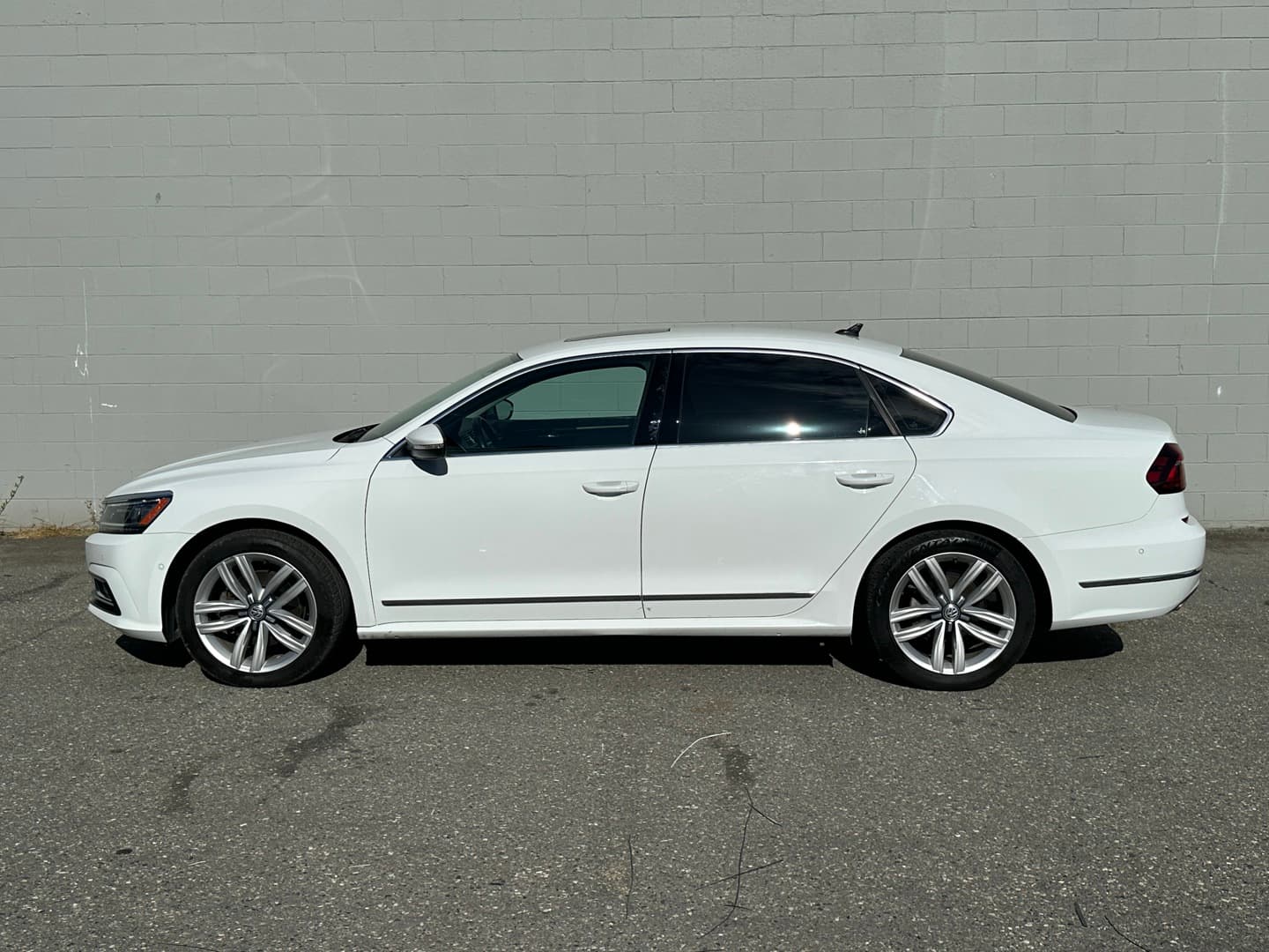 2017 Volkswagen Passat 3.6L V6 SEL Premium