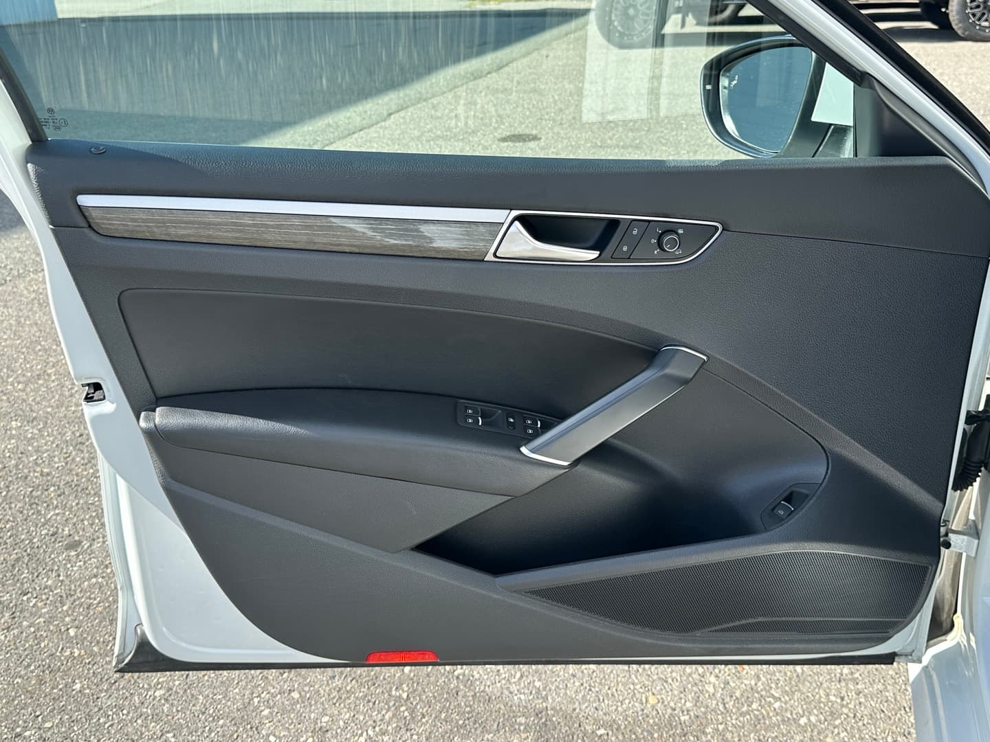 2017 Volkswagen Passat 3.6L V6 SEL Premium