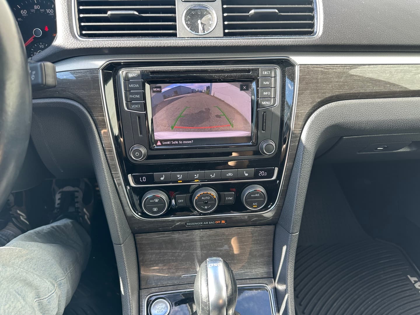2017 Volkswagen Passat 3.6L V6 SEL Premium