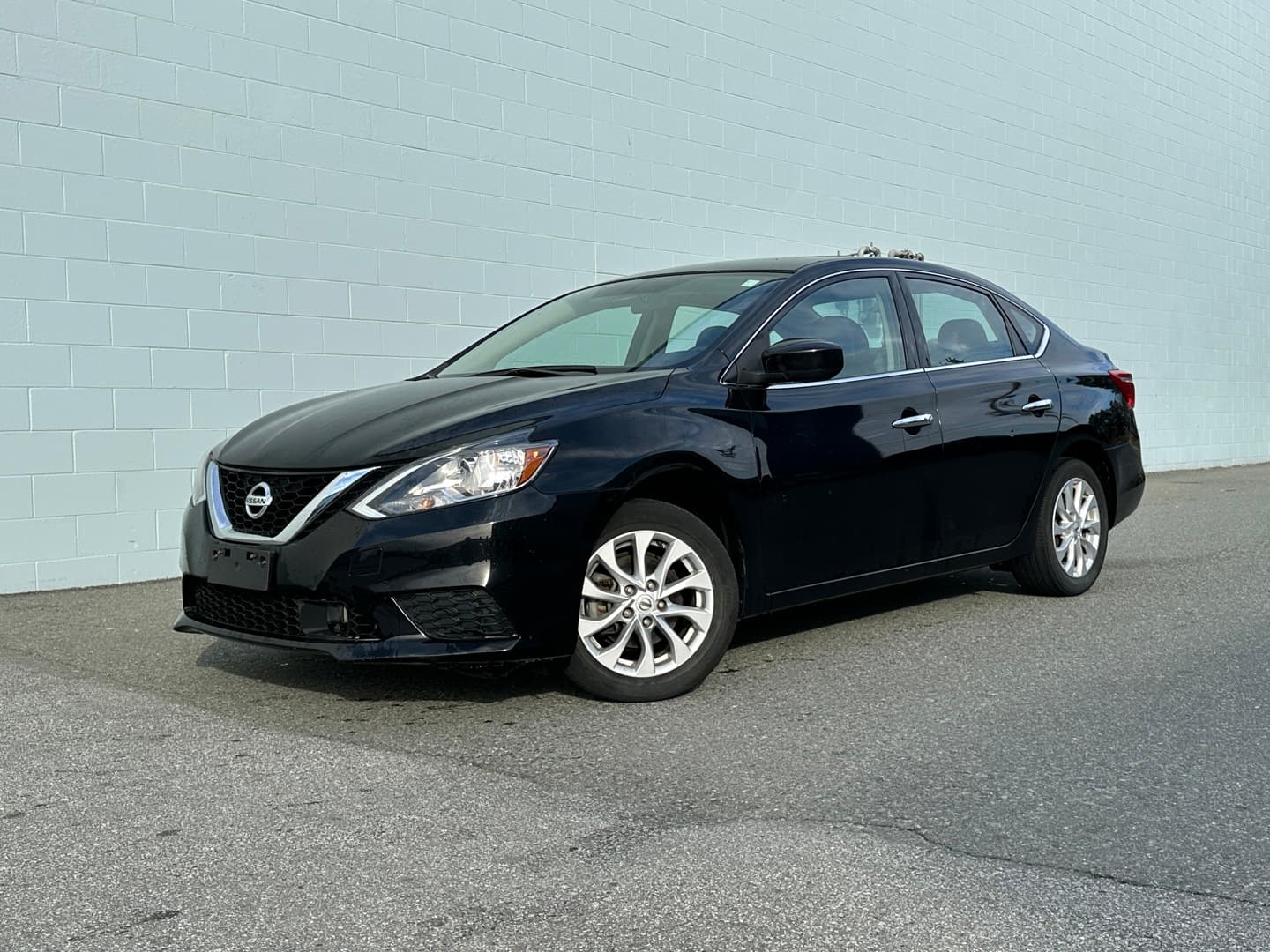 2018 Nissan Sentra S CVT Clean title, Accident free