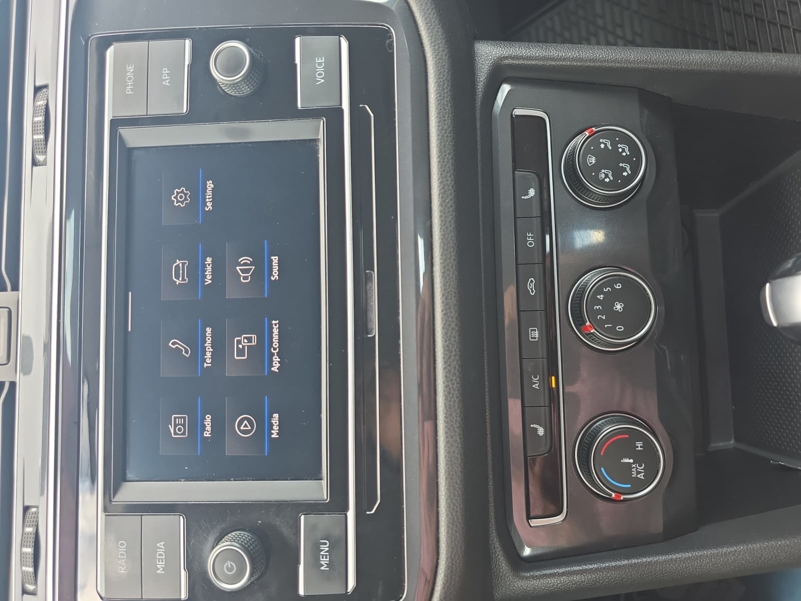 2020 Volkswagen Tiguan S 4Motion