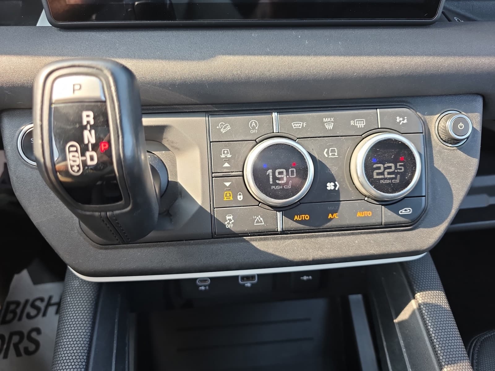 2022 Land Rover Defender 110 X-Dynamic SE