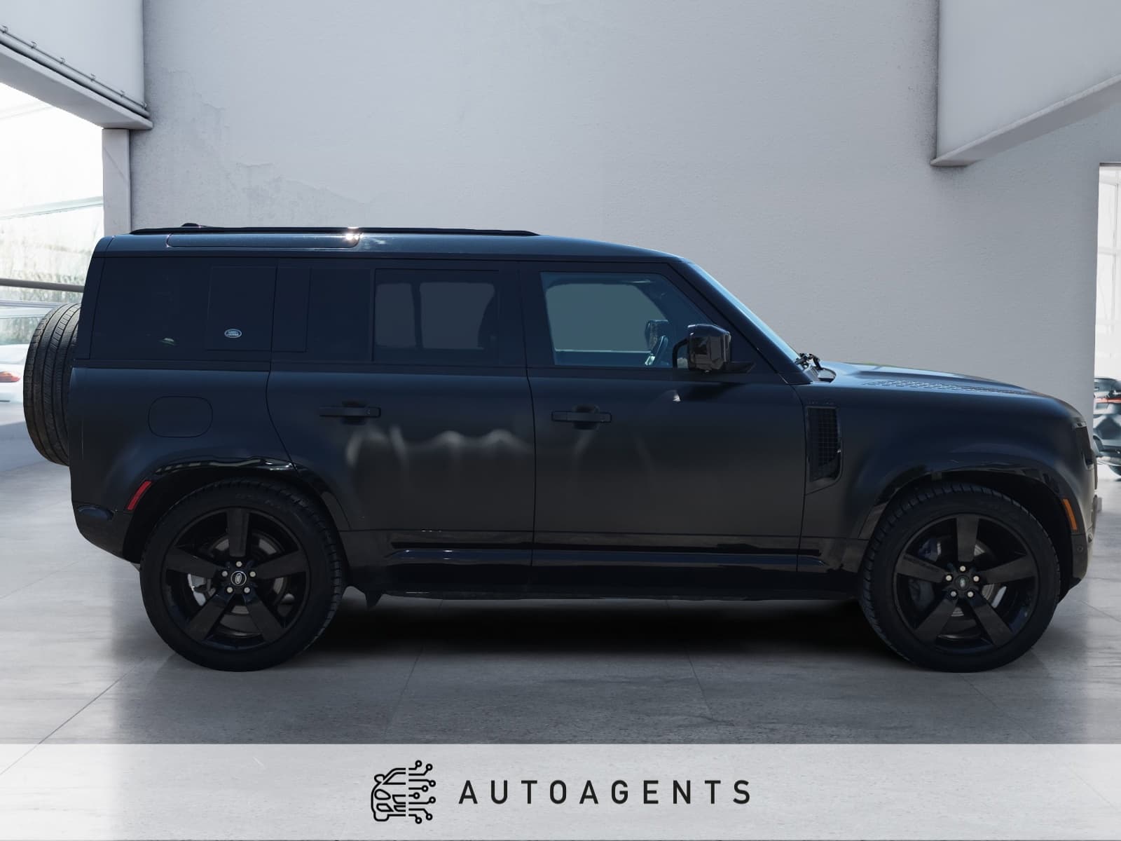 2022 Land Rover Defender 110 X-Dynamic SE