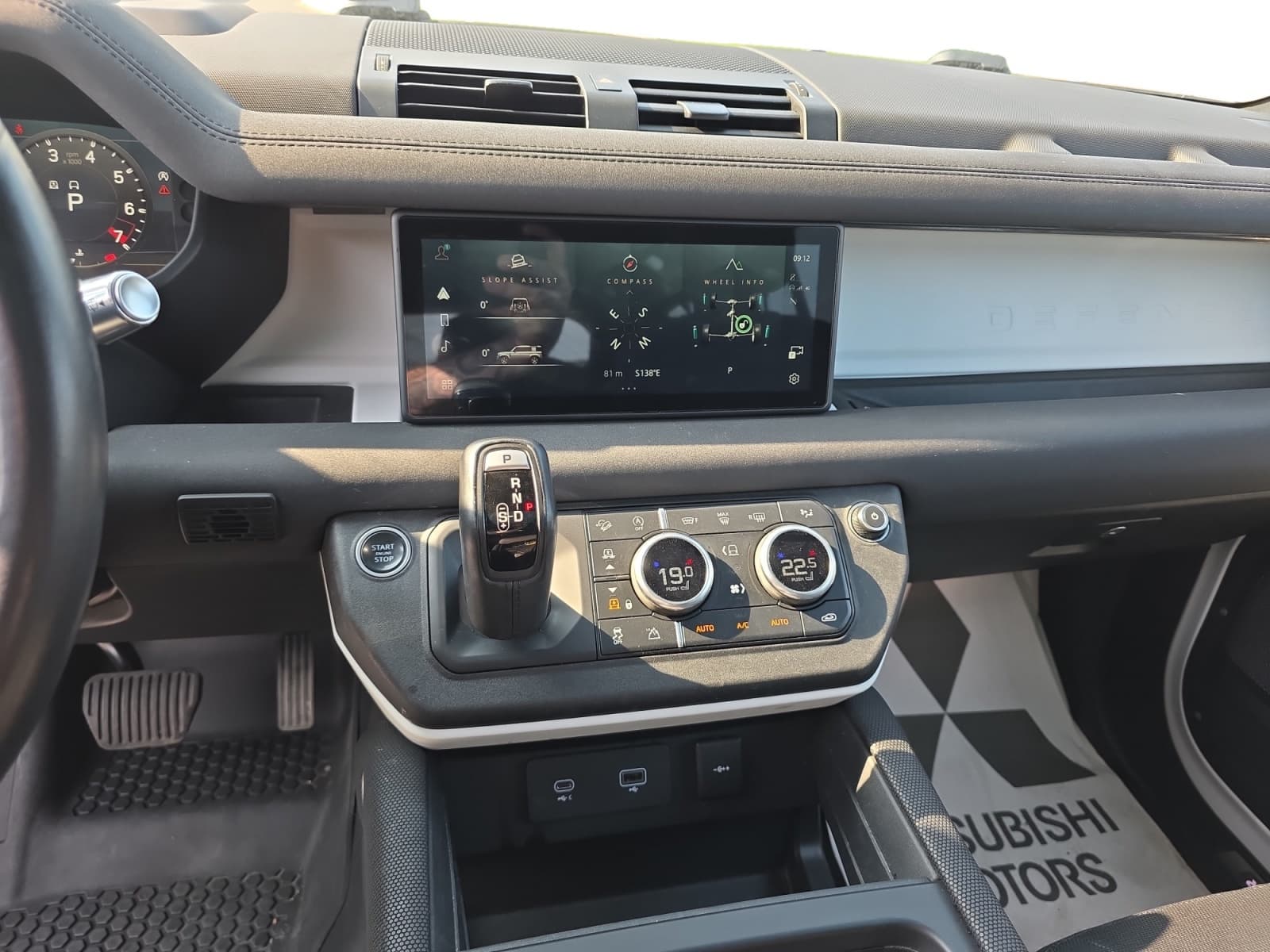 2022 Land Rover Defender 110 X-Dynamic SE
